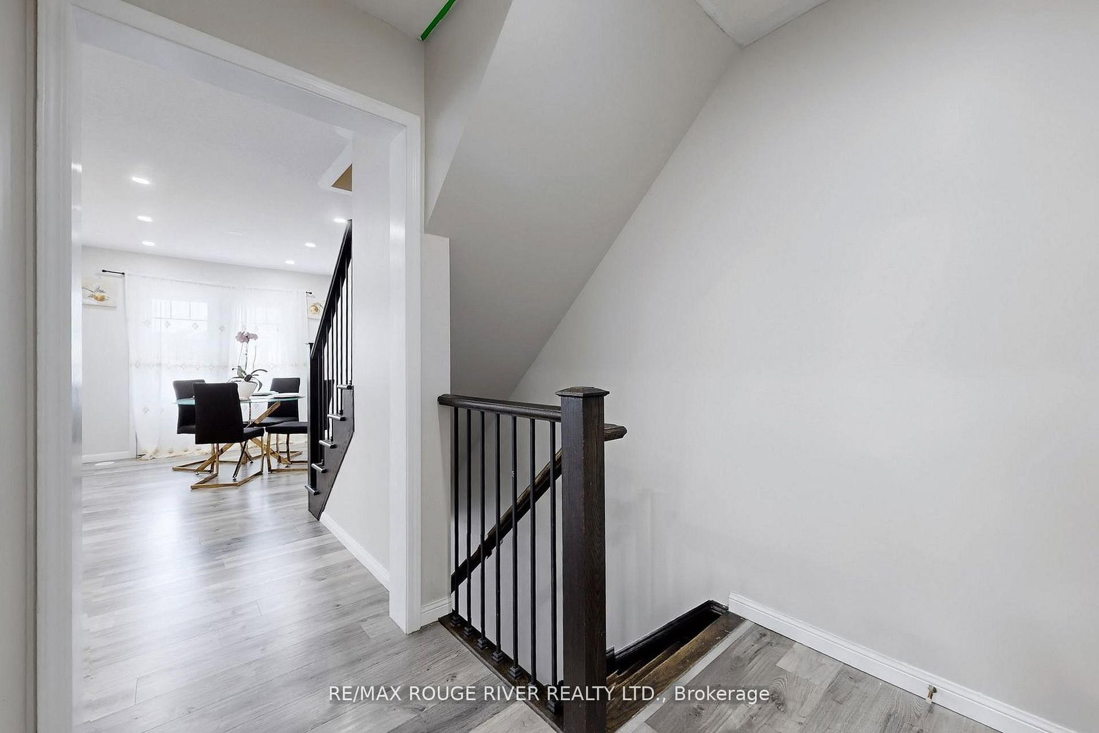 Townhouse for sale at 90 Suitor Court, Milton, Ontario, L9T 8R9 - Willmott - MLS: W12986584