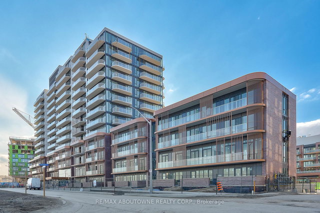 308 - 220 MISSINNIHE Way W