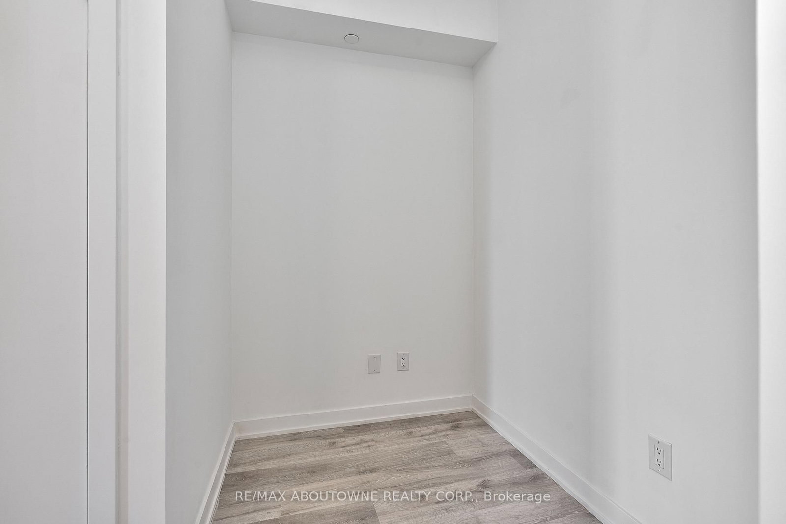 220 MISSINNIHE Way W, Unit 308 - Photo 12