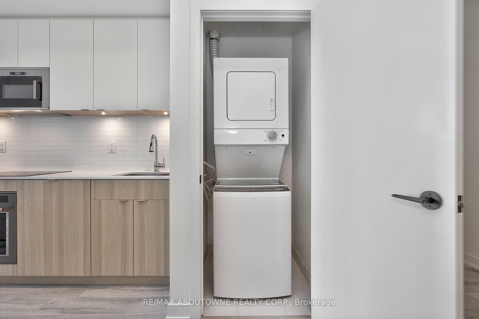 220 MISSINNIHE Way W, Unit 308 - Photo 8