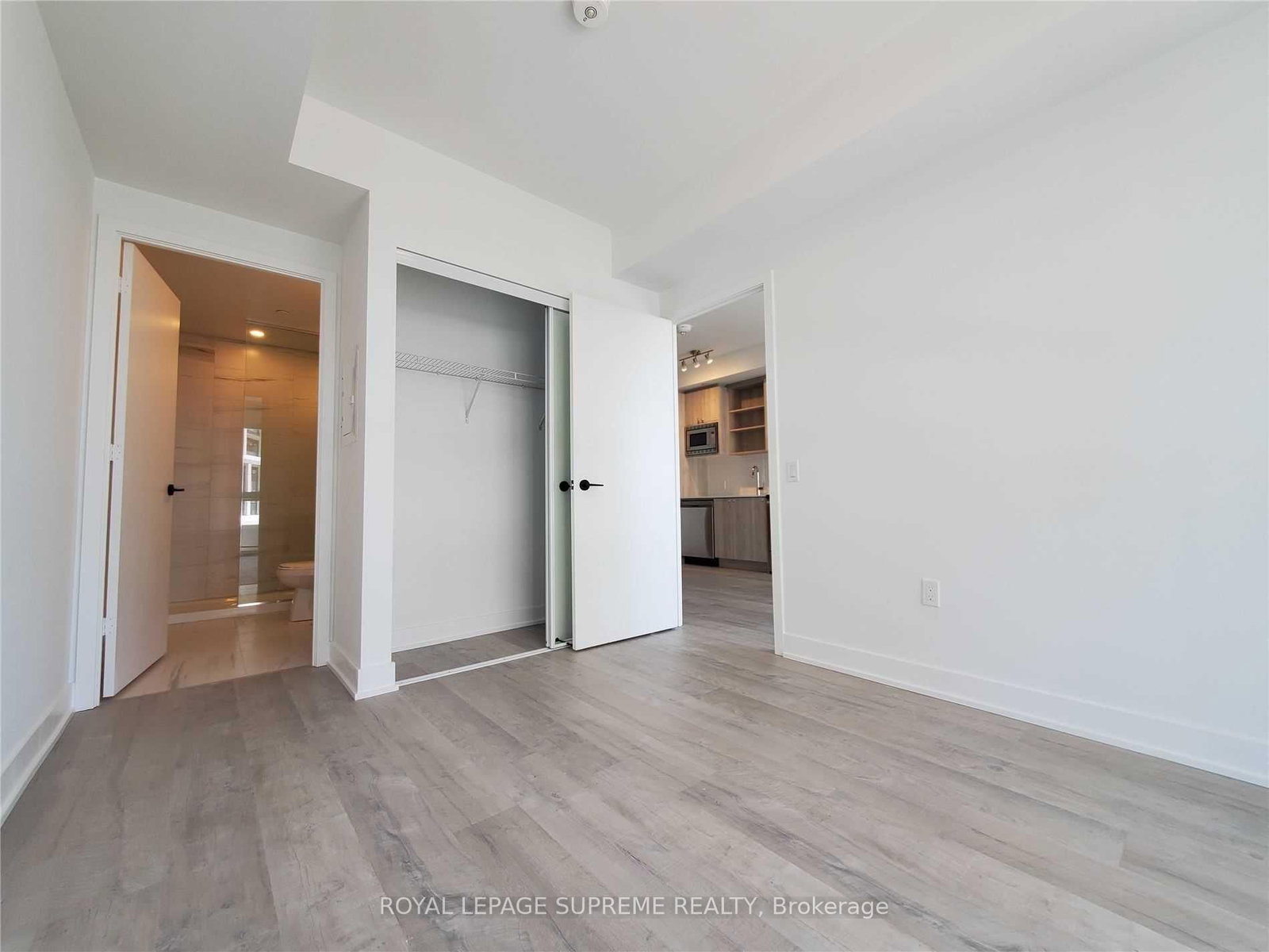 60 George Butchart Drive, Unit 417 - Photo 10