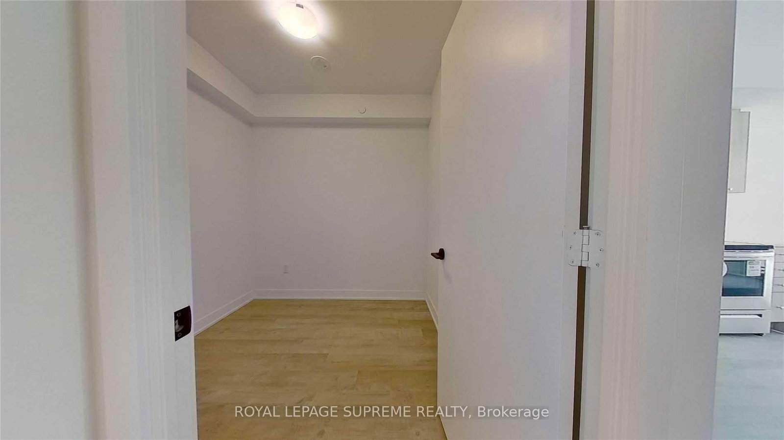 60 George Butchart Drive, Unit 417 - Photo 17