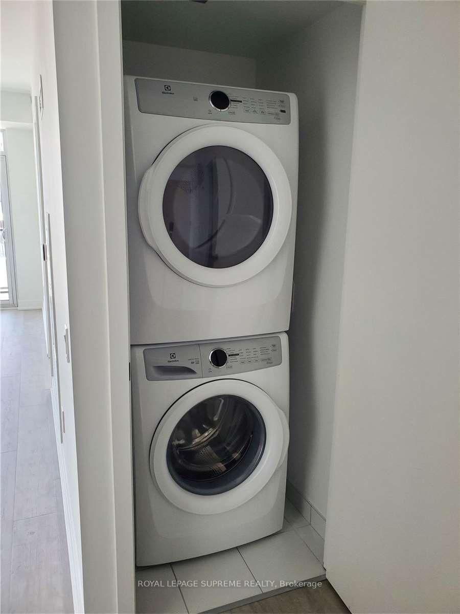 60 George Butchart Drive, Unit 417 - Photo 18