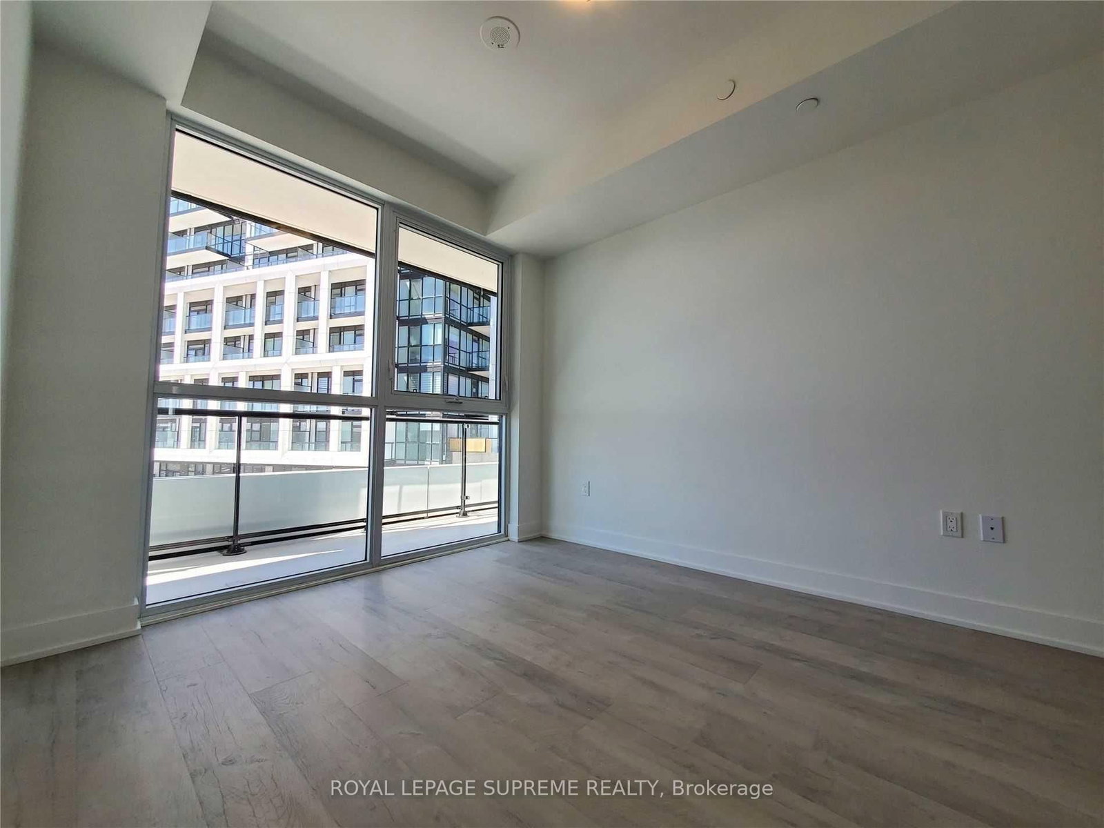 60 George Butchart Drive, Unit 417 - Photo 8