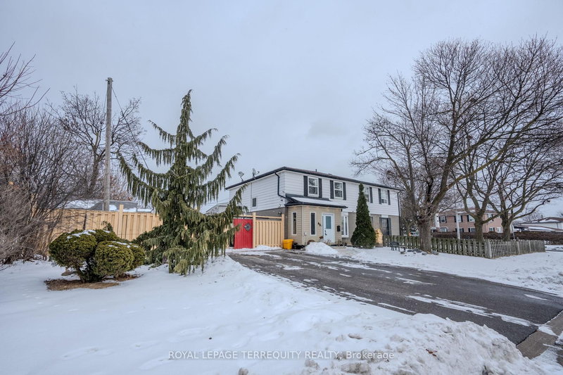 65 Dorset Dr, Brampton, L6T 2Y6 | Image 2