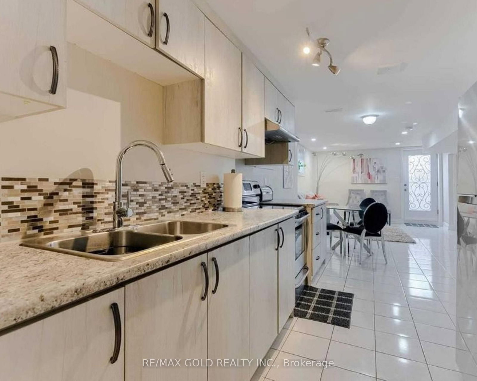 Detached House for sale at 1090 Trudeau Drive, Milton, Ontario, L9T 0A3 - Beaty - MLS: W12986670