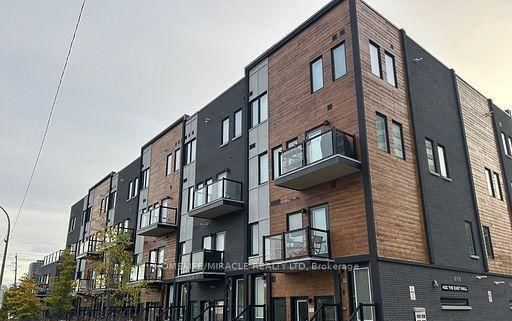 home for lease on 110-400 The East Mall null