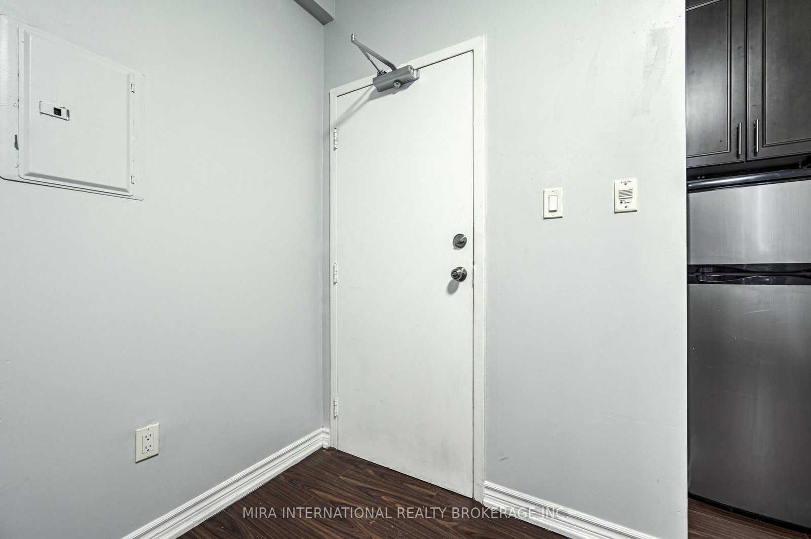 70 Melbourne Avenue, Unit 202 - Photo 2