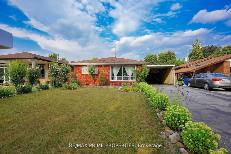 81 Silverstone Dr, Toronto, M9V 3G4 | Image 2