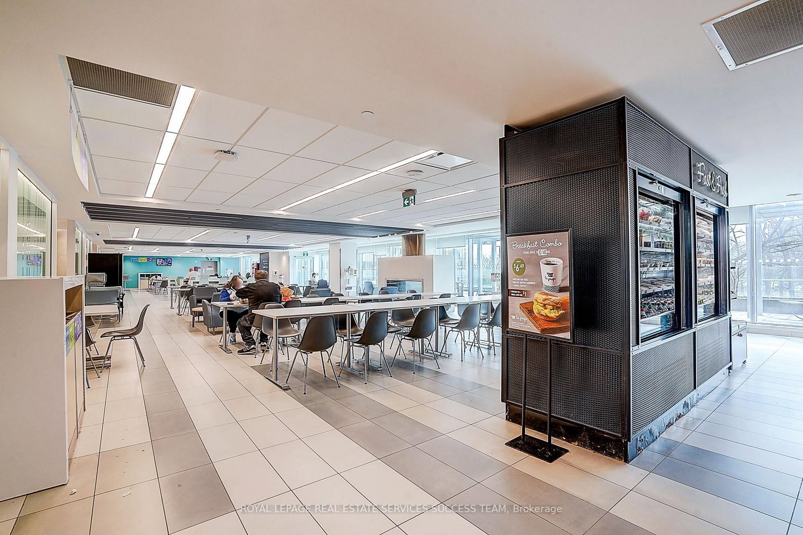 1230 North Shore Boulevard, Unit 2B - Photo 3