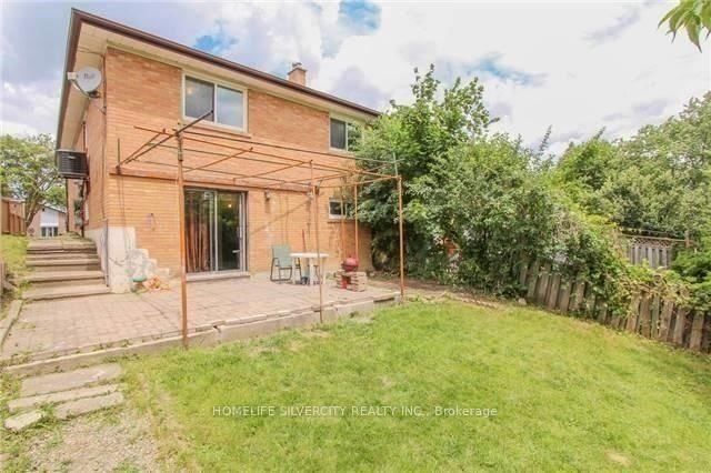 Bsmnt - 31 Lakeland Drive S