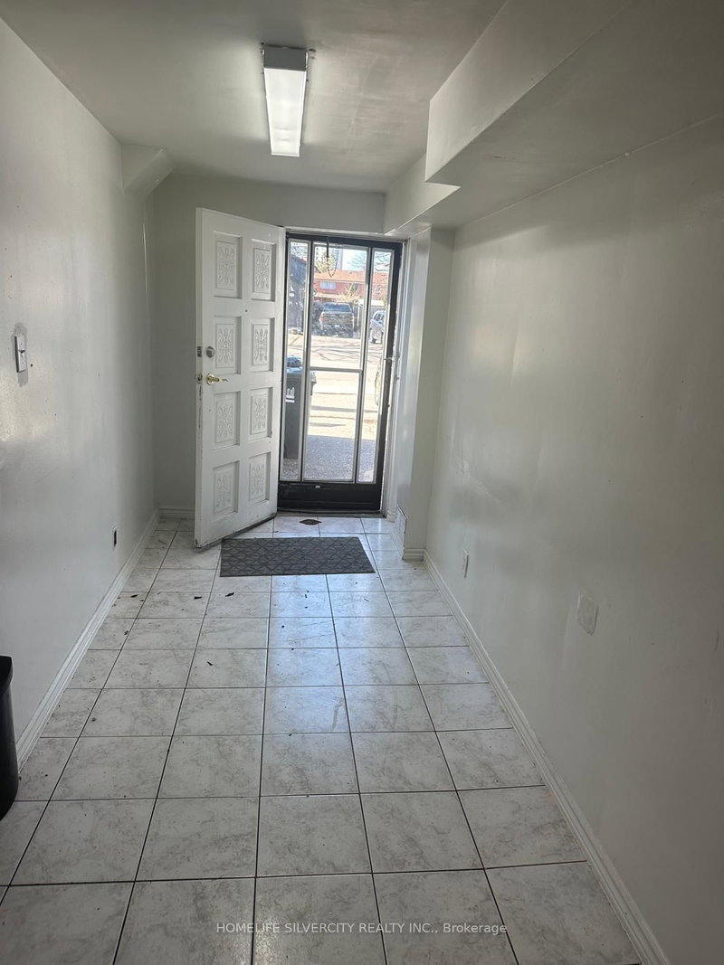 Bsmnt - 31 Lakeland Dr S, Toronto, M9V 1M8 | Image 3