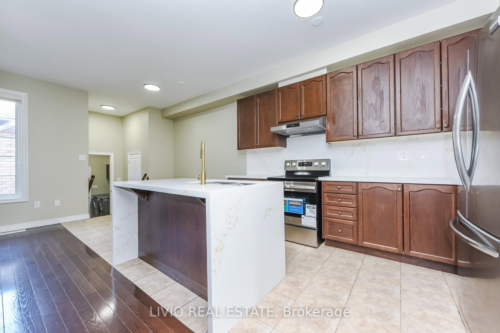 Semi-Detached House for sale at 48 Bonnie Braes Drive, Brampton, Ontario, L6Y 0Y5 - Credit Valley - MLS: W12987036