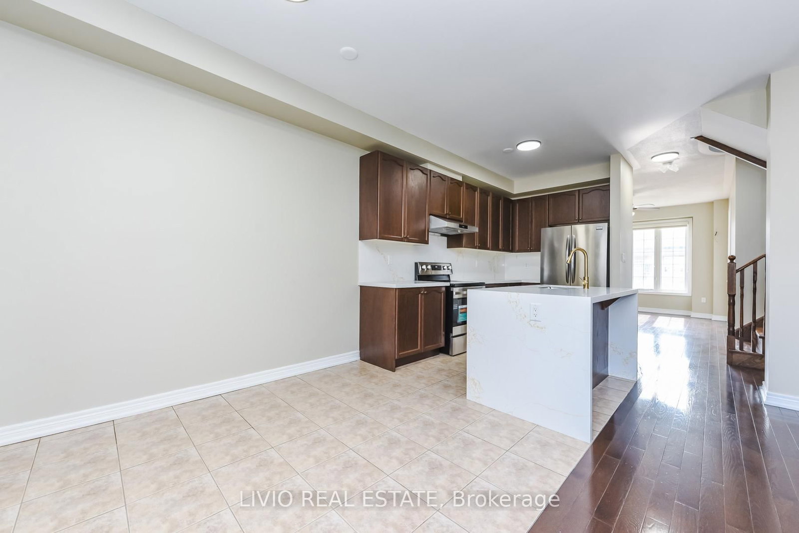 Semi-Detached House for sale at 48 Bonnie Braes Drive, Brampton, Ontario, L6Y 0Y5 - Credit Valley - MLS: W12987036