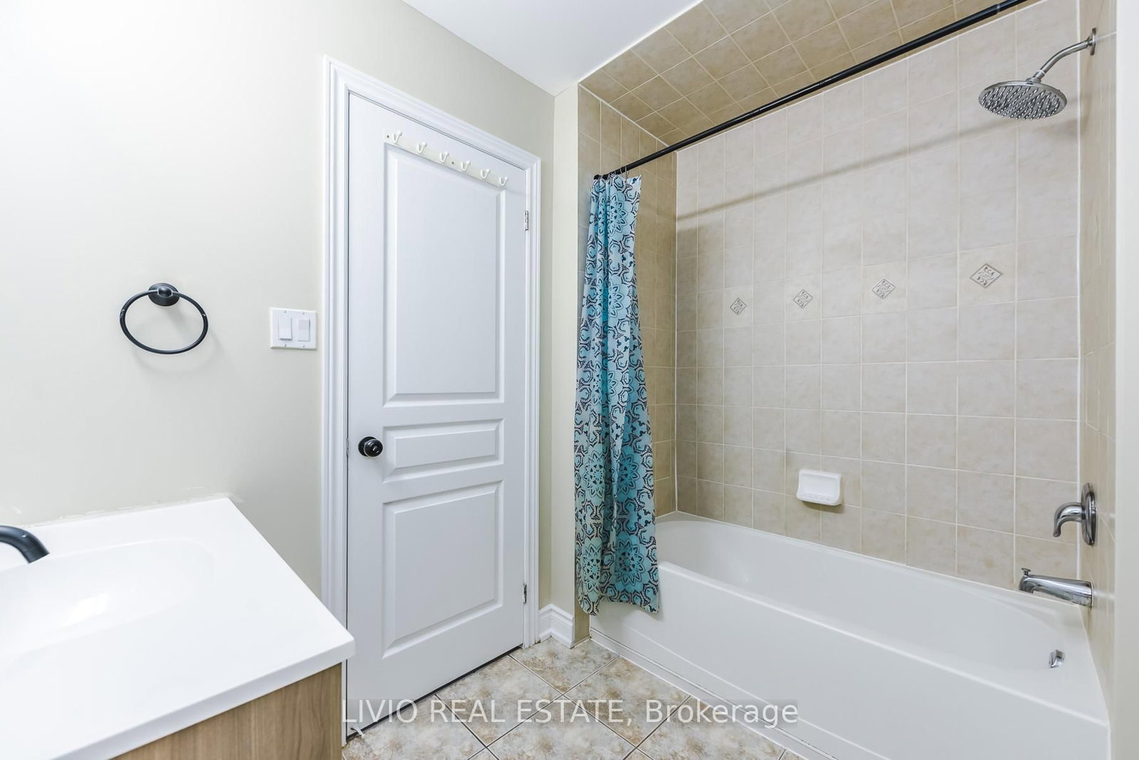 Semi-Detached House for sale at 48 Bonnie Braes Drive, Brampton, Ontario, L6Y 0Y5 - Credit Valley - MLS: W12987036