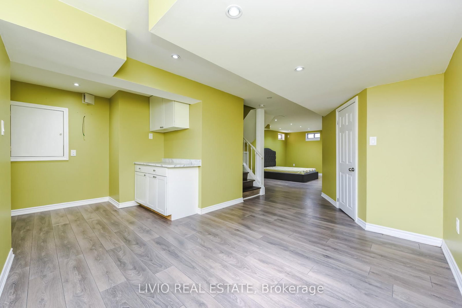 Semi-Detached House for sale at 48 Bonnie Braes Drive, Brampton, Ontario, L6Y 0Y5 - Credit Valley - MLS: W12987036