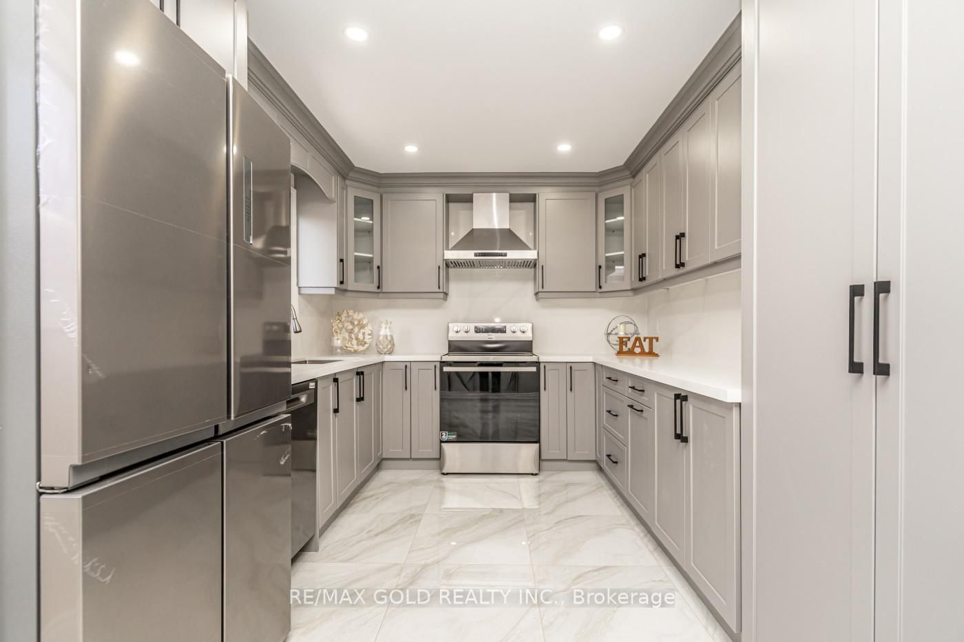 Detached House for sale at 48 Malcolm Crescent, Brampton, Ontario, L6S 3C8 - Central Park - MLS: W12987078