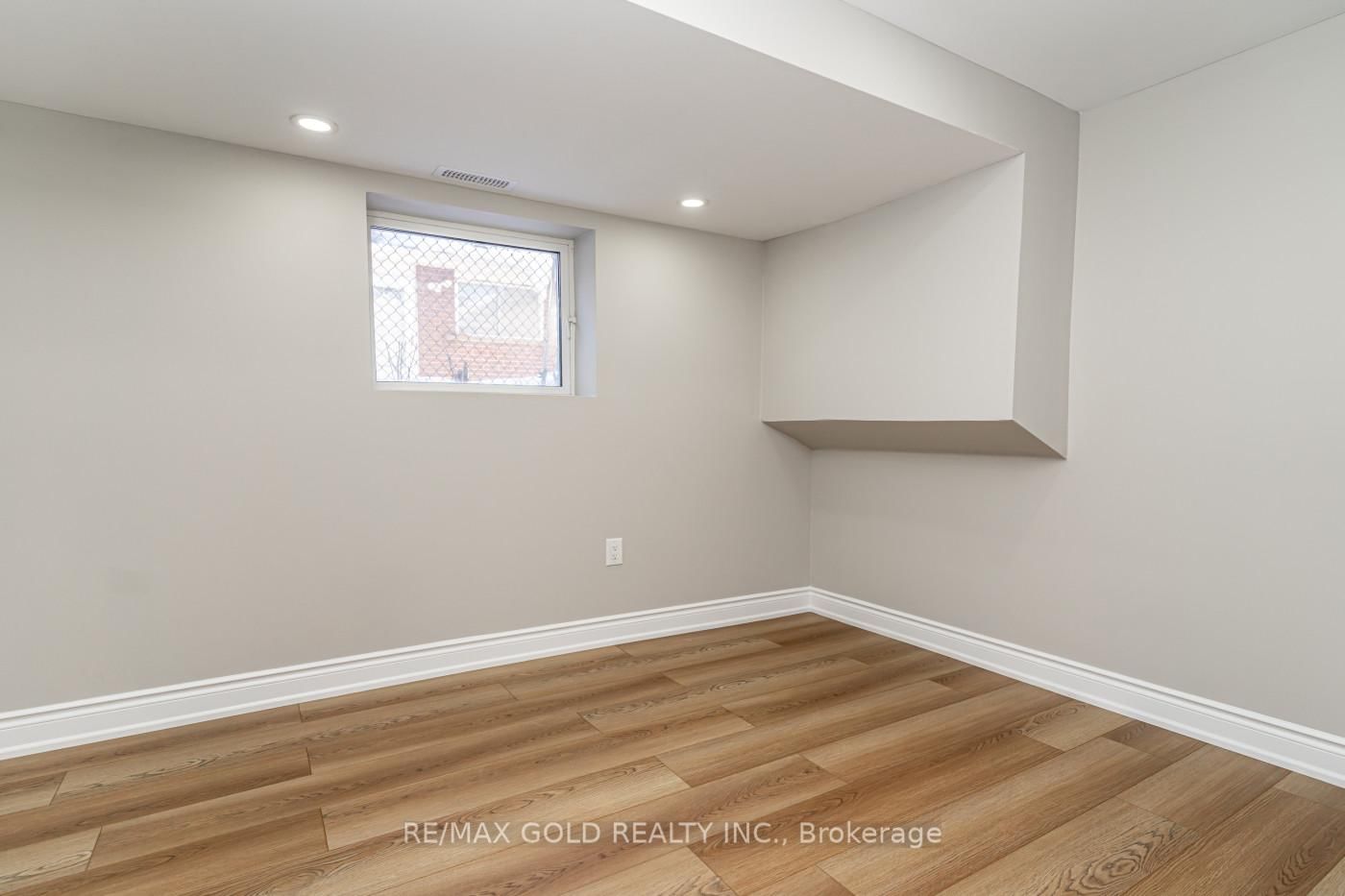 Detached House for sale at 48 Malcolm Crescent, Brampton, Ontario, L6S 3C8 - Central Park - MLS: W12987078