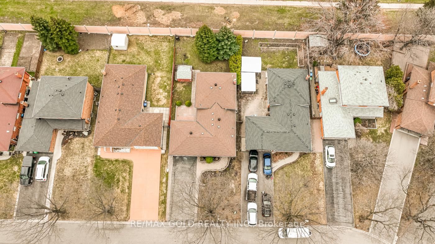 Detached House for sale at 48 Malcolm Crescent, Brampton, Ontario, L6S 3C8 - Central Park - MLS: W12987078