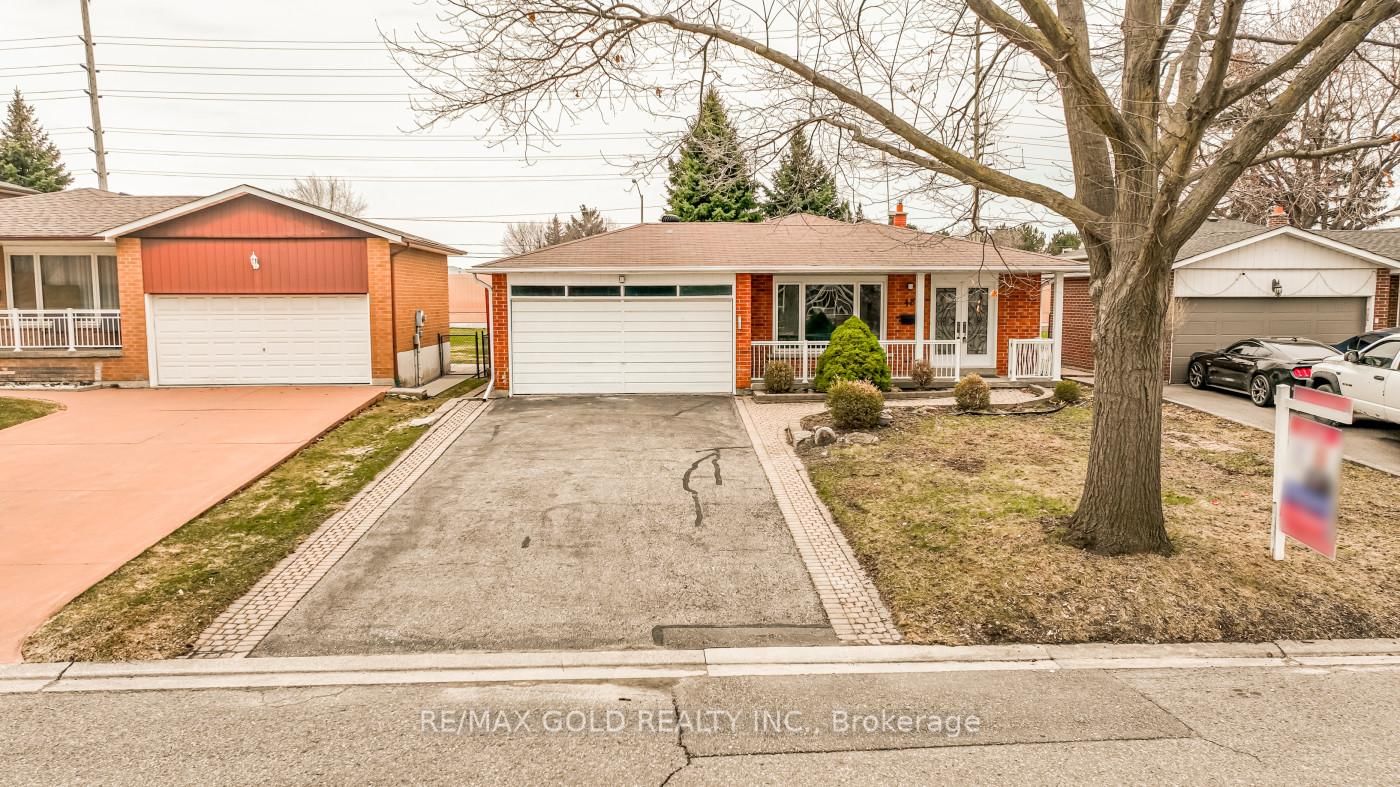 Detached House for sale at 48 Malcolm Crescent, Brampton, Ontario, L6S 3C8 - Central Park - MLS: W12987078