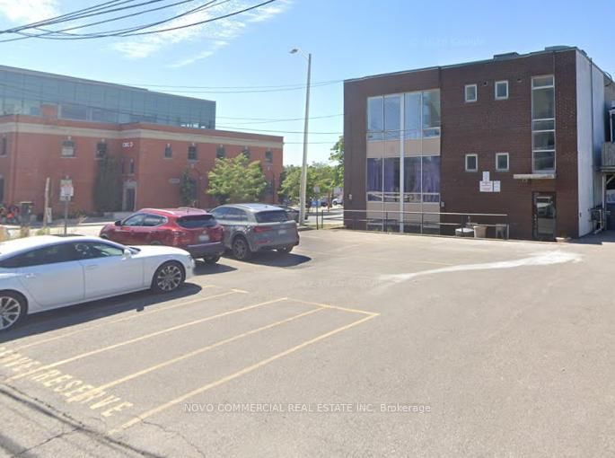 39 Lakeshore Road E - Photo 2