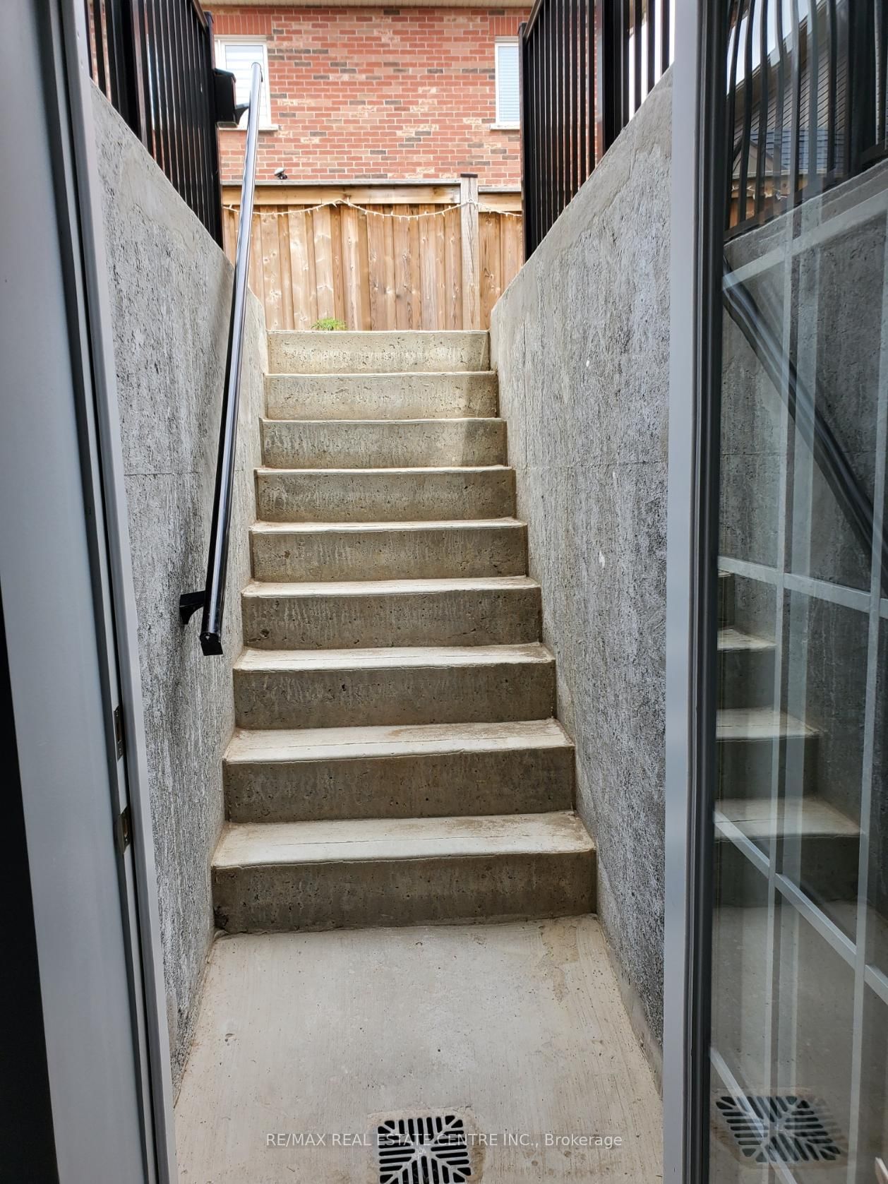 379 Trudeau Drive - Photo 3