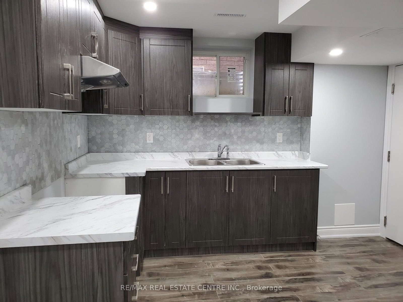 379 Trudeau Drive - Photo 7