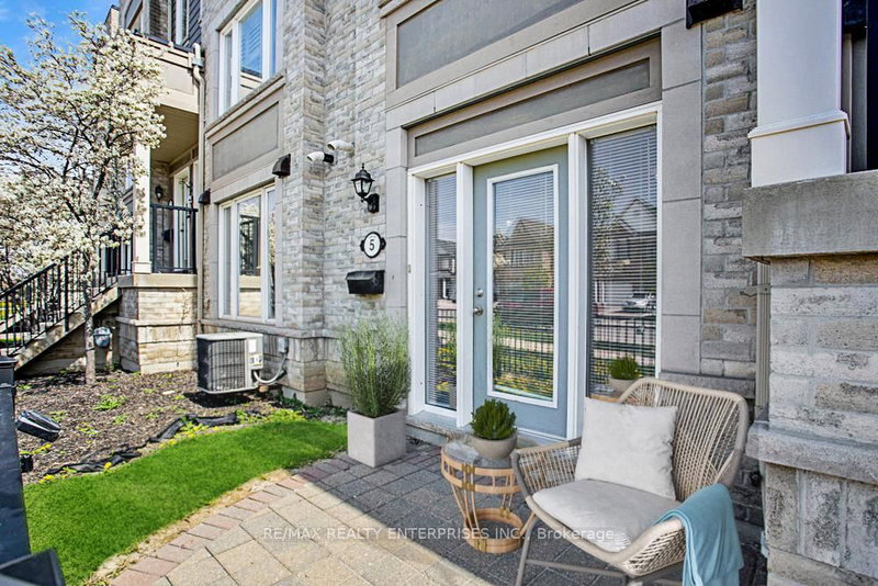 home for lease on 5-5055 Oscar Peterson Boulevard