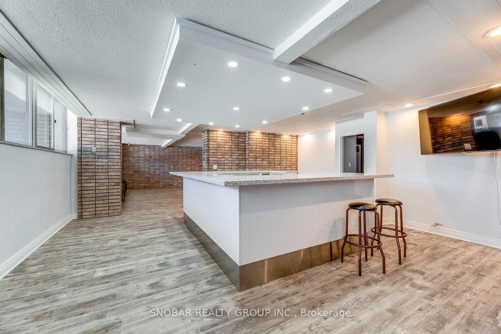 11 Wincott Drive, Unit 810 - Photo 22