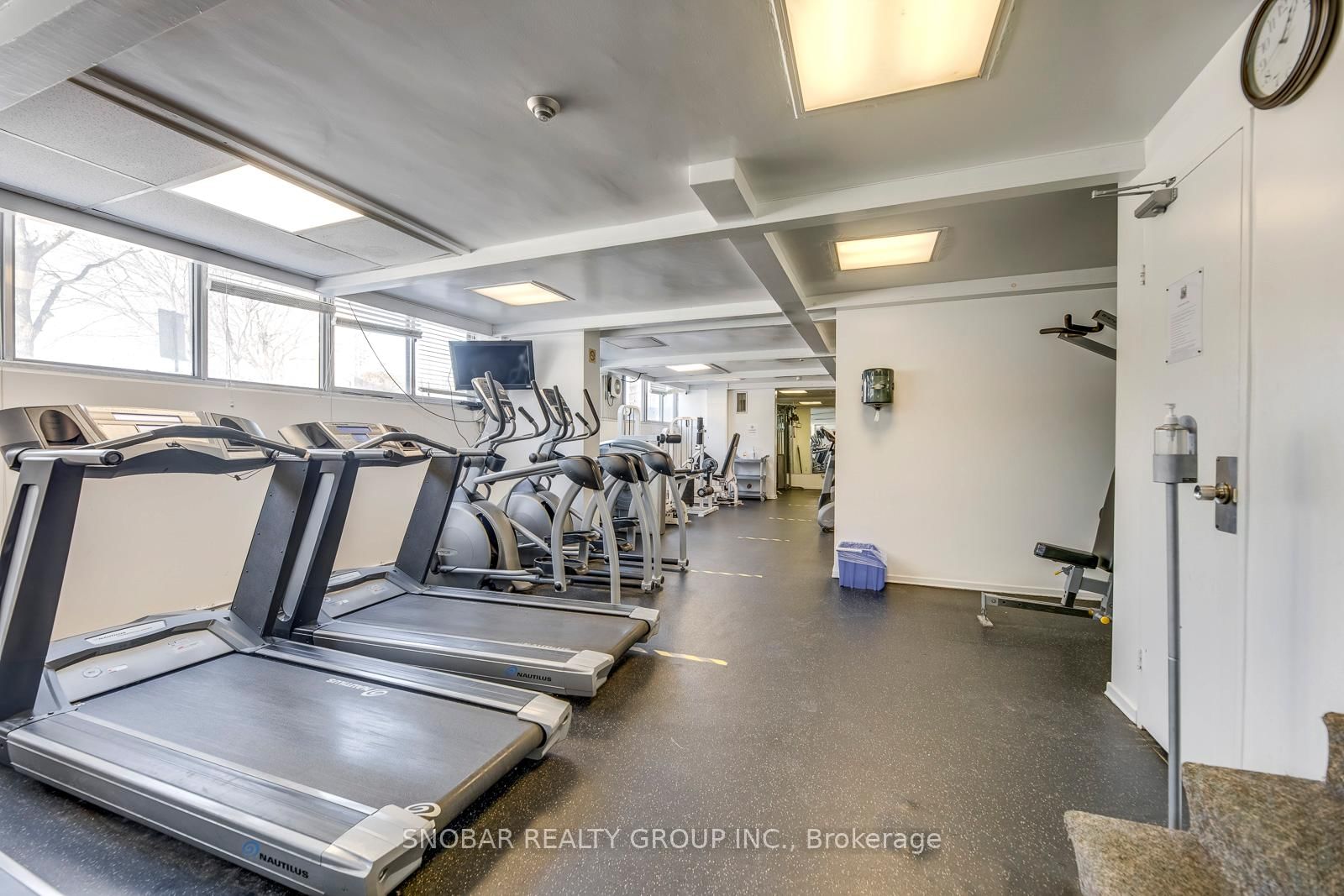 11 Wincott Drive, Unit 810 - Photo 23