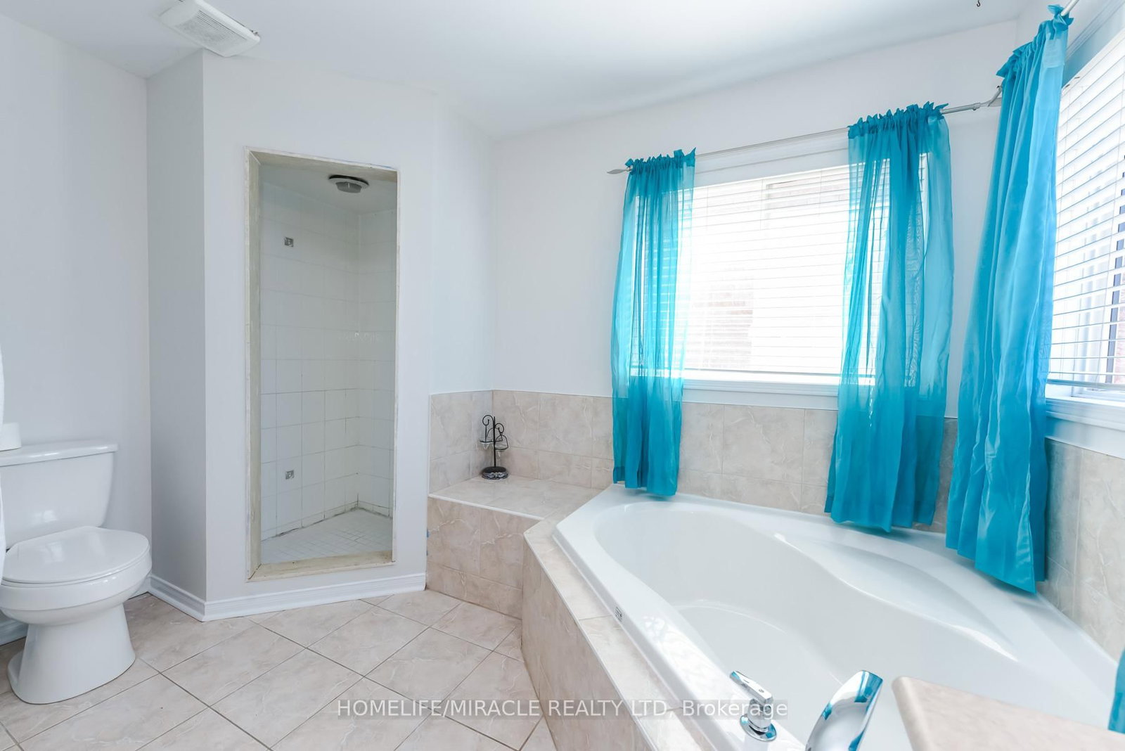 Detached House for sale at 114 Edenbrook Hill Drive, Brampton, Ontario, L7A 2P2 - Fletcher's Meadow - MLS: W12987264