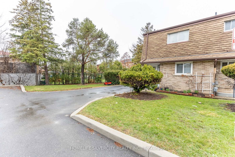 24 - 3860 Morning Star Dr, Mississauga, L4T 1Y9 | Image 3