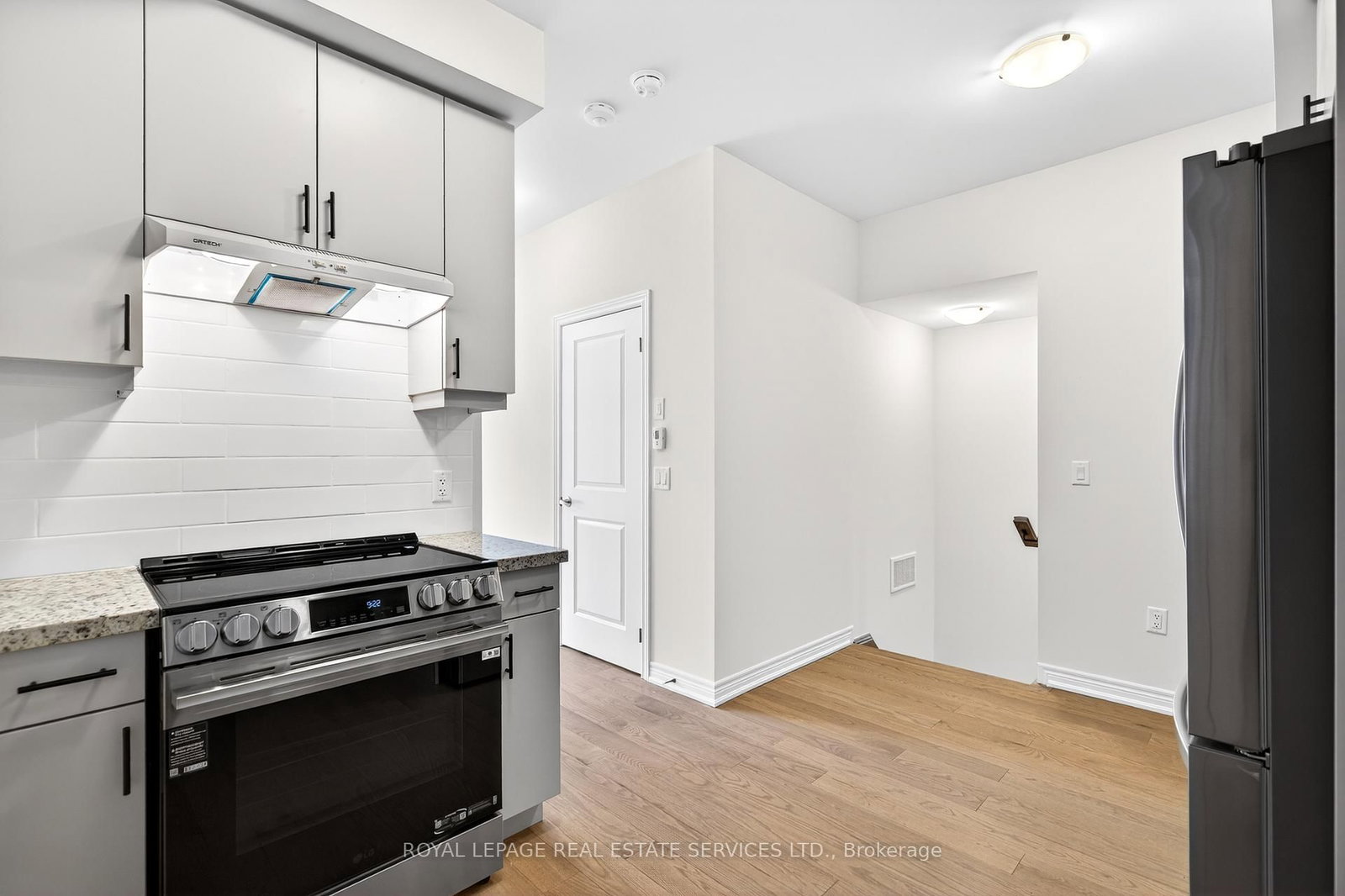 3201 Sixth Line, Unit Unit 2 - Photo 13