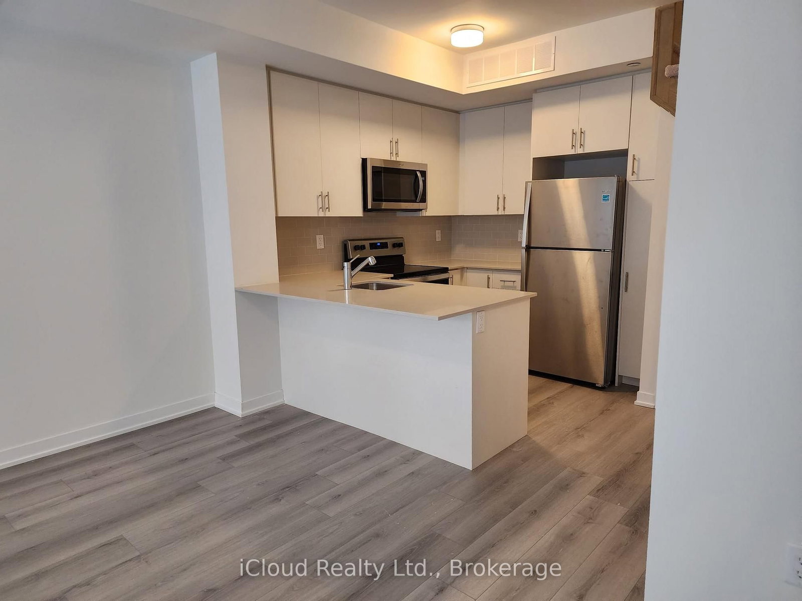 3415 Ridgeway Drive, Unit 14 - Photo 5