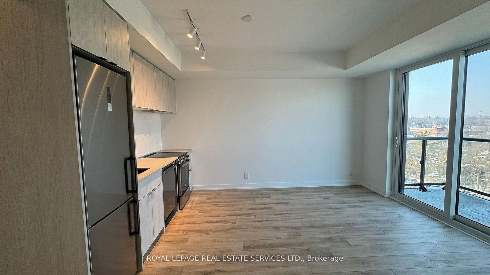 1660 Bloor Street W, Unit 401 - Photo 5