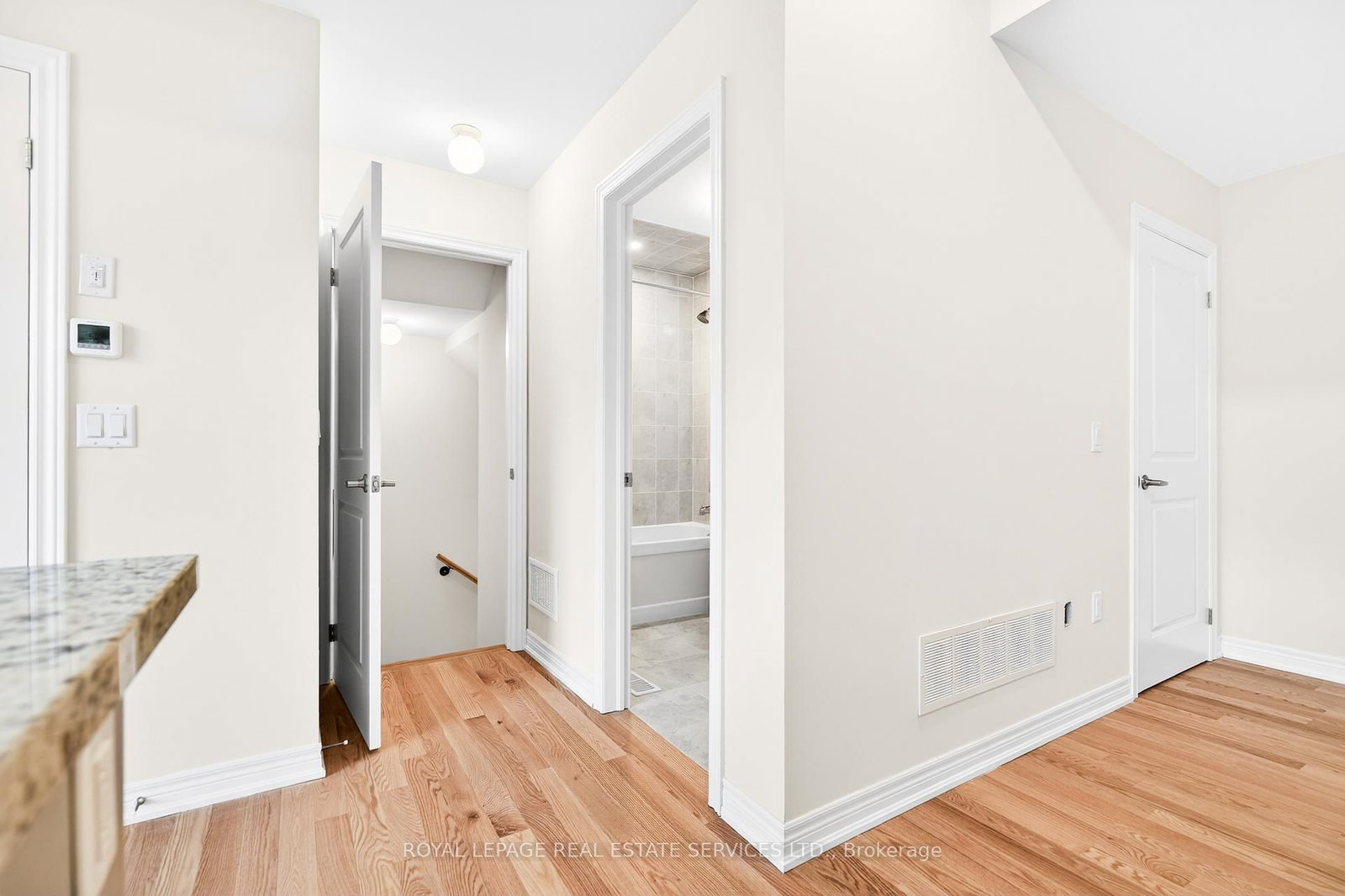 3207 Sixth Line, Unit Unit 2 - Photo 16