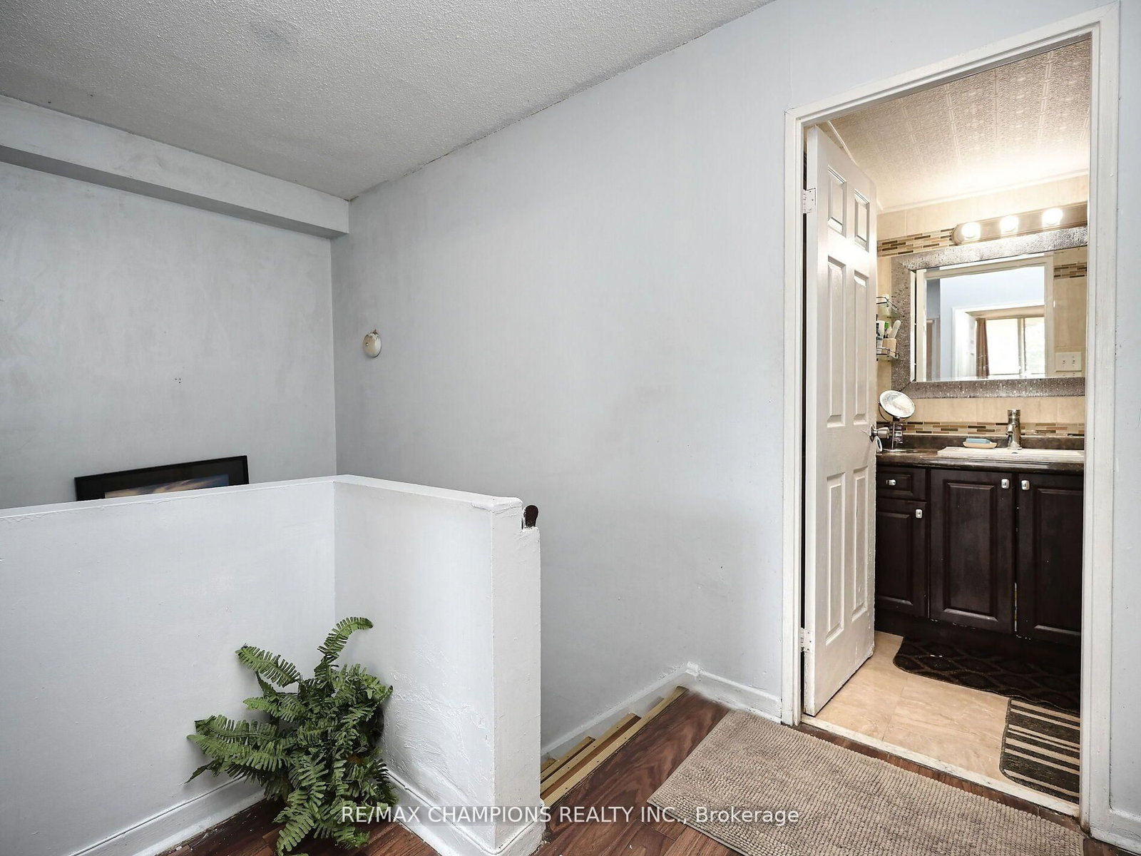 1050 Stainton Drive E, Unit 112 - Photo 18