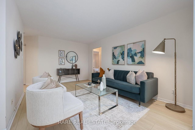 812 - 135 Hillcrest Avenue