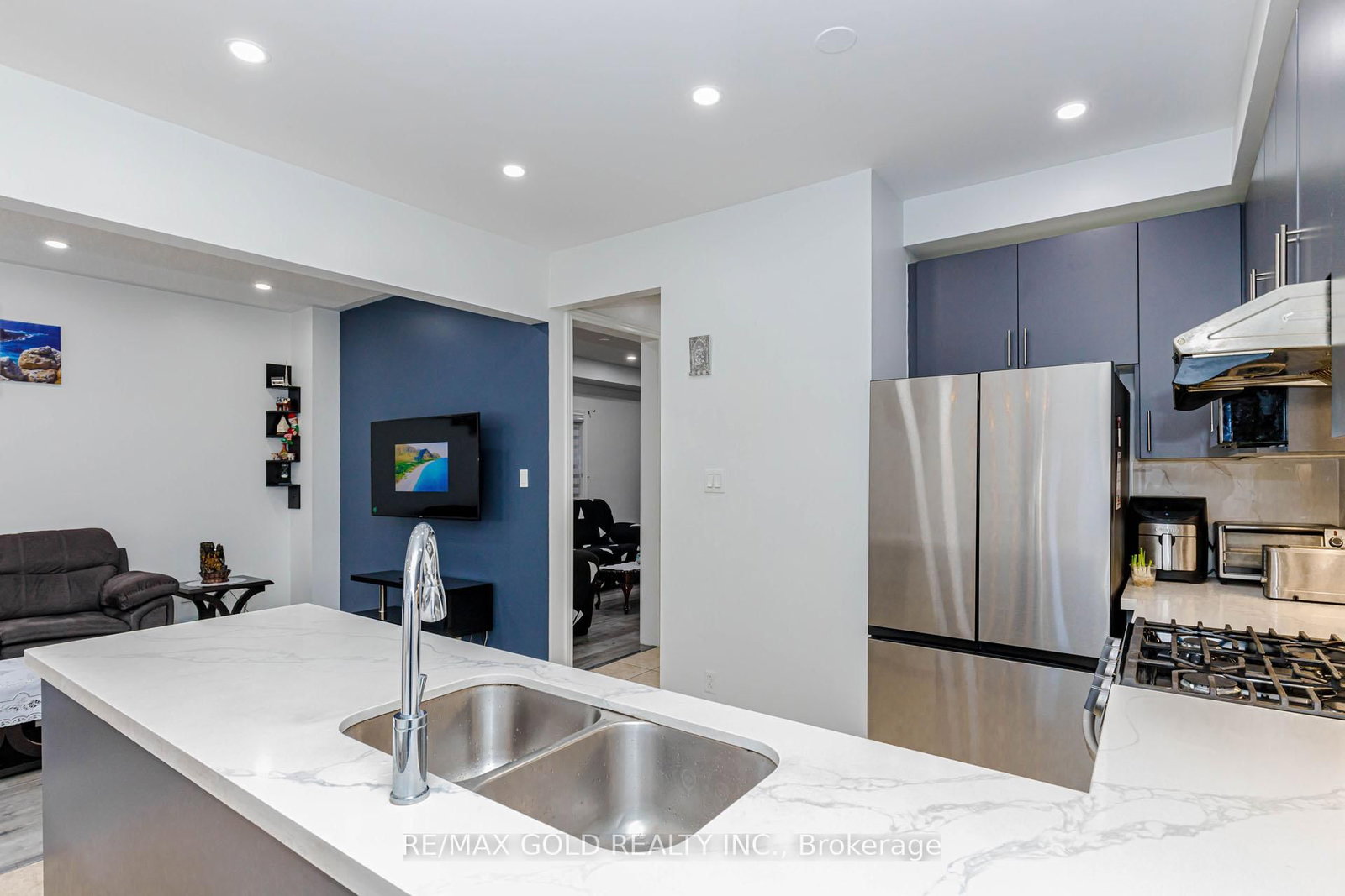 Detached House for sale at 93 Footbridge Crescent, Brampton, Ontario, L6R 0T9 - Sandringham-Wellington - MLS: W12987860