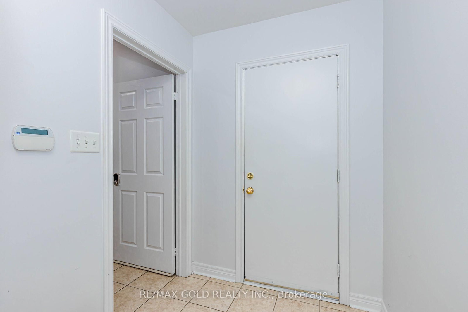 Detached House for sale at 93 Footbridge Crescent, Brampton, Ontario, L6R 0T9 - Sandringham-Wellington - MLS: W12987860