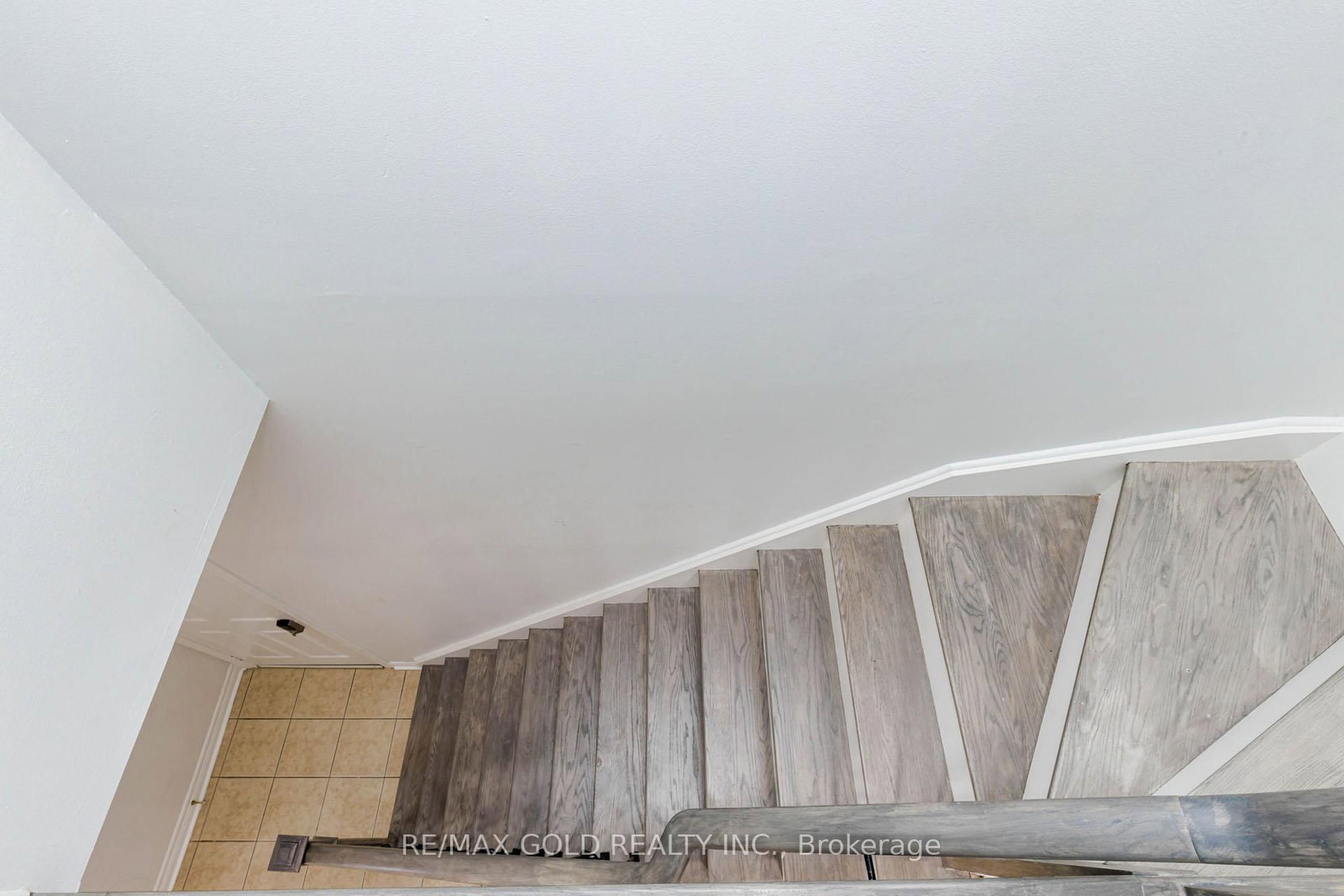 Detached House for sale at 93 Footbridge Crescent, Brampton, Ontario, L6R 0T9 - Sandringham-Wellington - MLS: W12987860