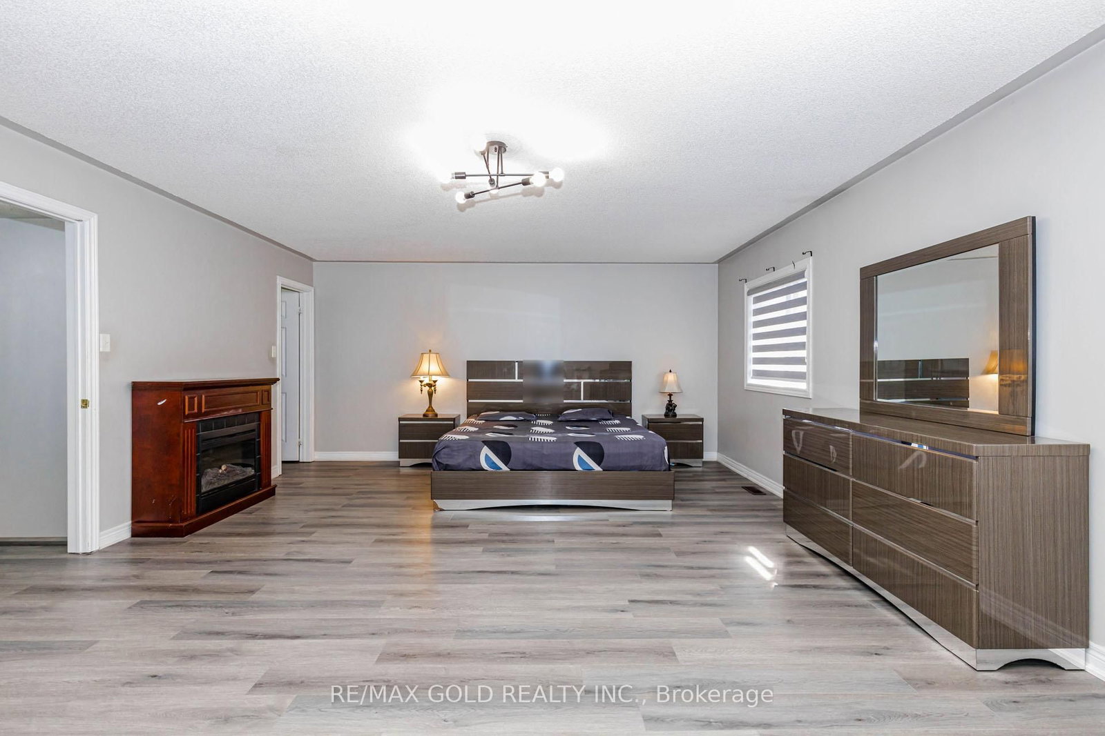 Detached House for sale at 93 Footbridge Crescent, Brampton, Ontario, L6R 0T9 - Sandringham-Wellington - MLS: W12987860