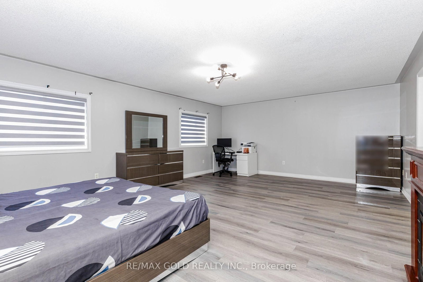 Detached House for sale at 93 Footbridge Crescent, Brampton, Ontario, L6R 0T9 - Sandringham-Wellington - MLS: W12987860