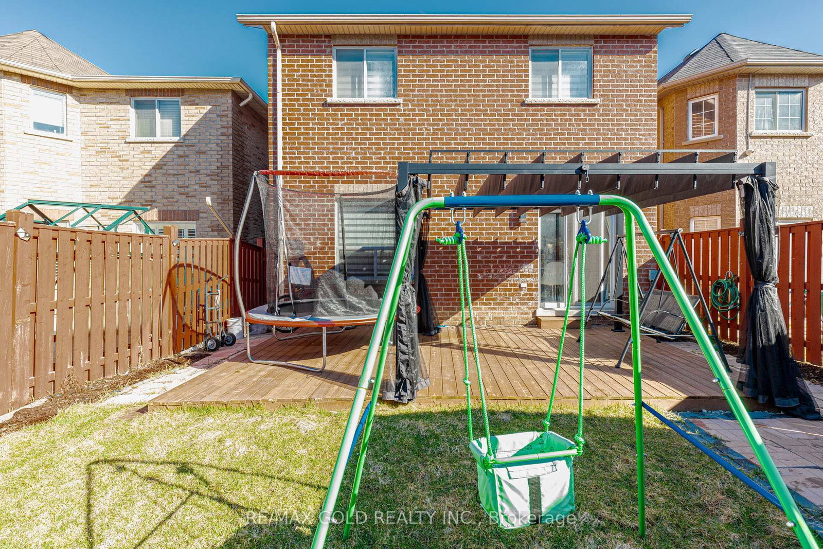 Detached House for sale at 93 Footbridge Crescent, Brampton, Ontario, L6R 0T9 - Sandringham-Wellington - MLS: W12987860