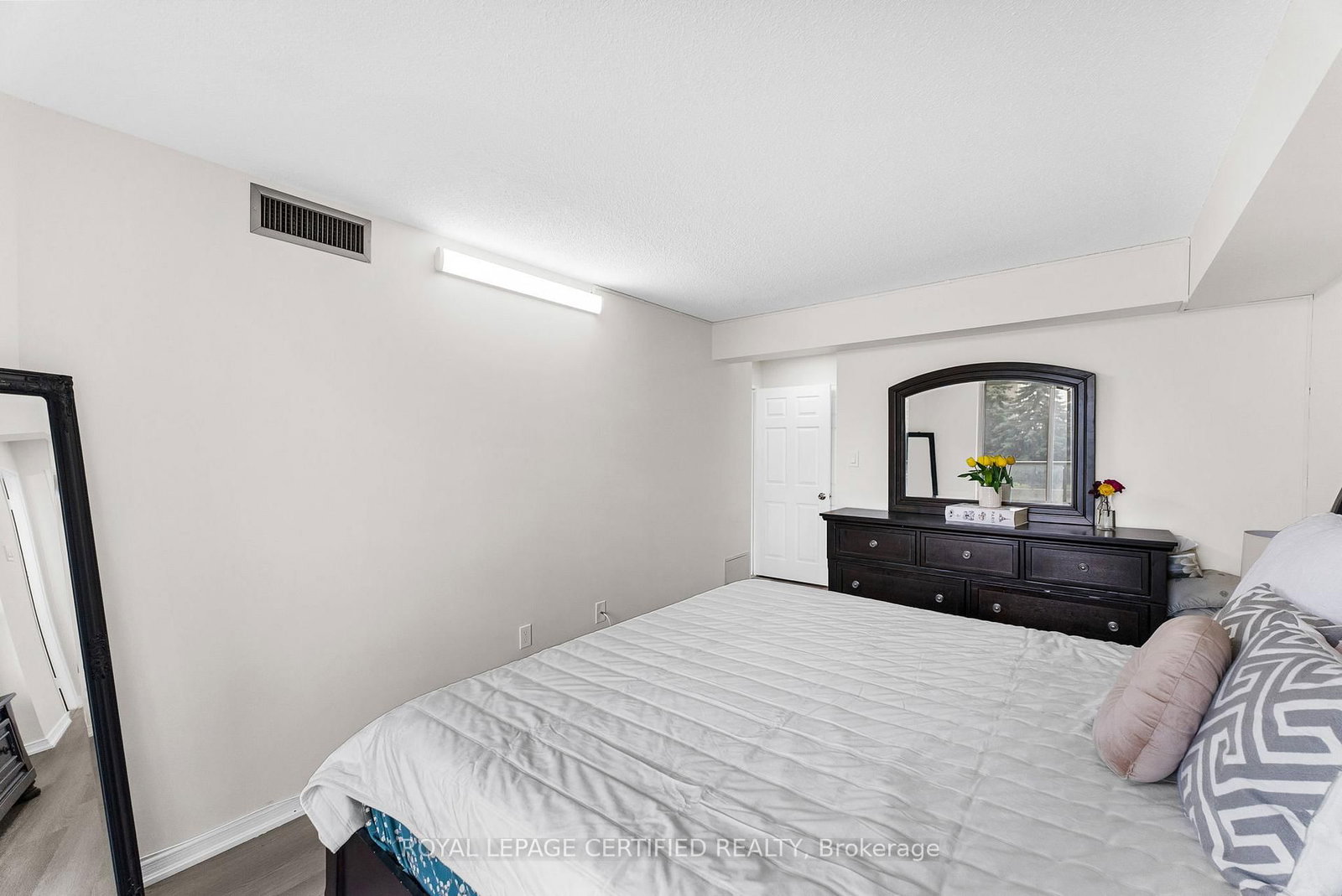 700 Constellation Drive, Unit 210 - Photo 18