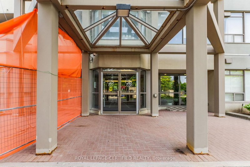 210 - 700 Constellation Dr, Mississauga, L5R 3G8 | Image 3