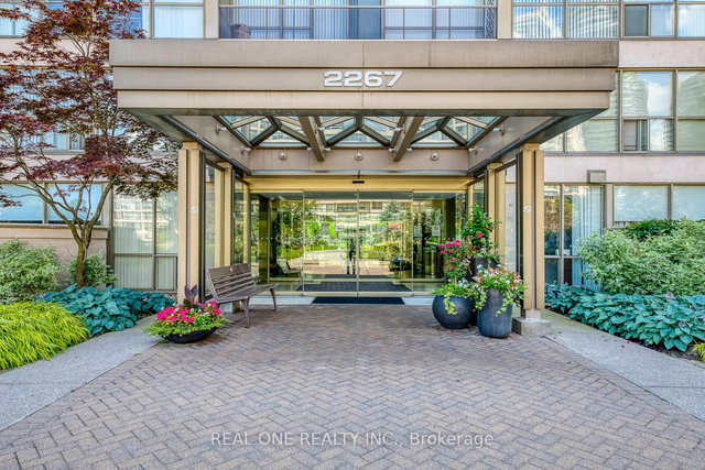 1005 - 2267 Lake Shore Boulevard W