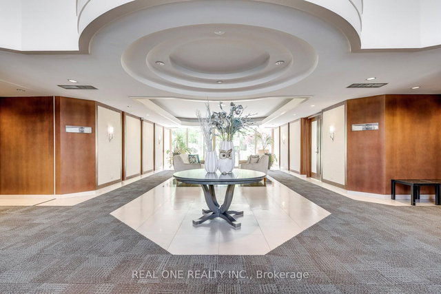 1005 - 2267 Lake Shore Boulevard W