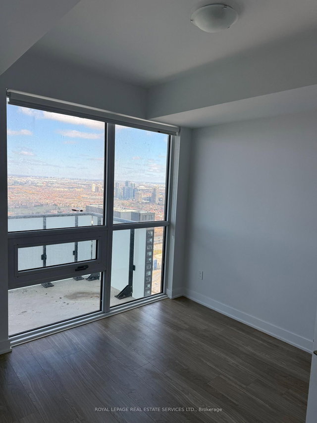 4510 - 430 Square One Drive