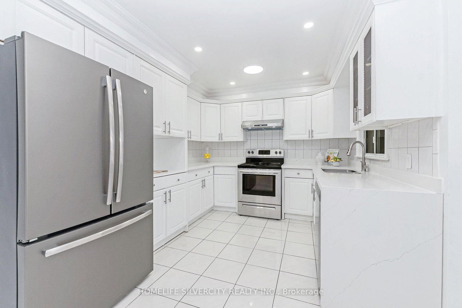 Detached House for sale at 6 Macdougall Drive, Brampton, Ontario, L6S 3P5 - Central Park - MLS: W12988144